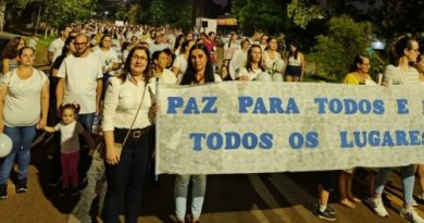 <strong>2ª Caminhada pela Paz é realizada pelas EMEIs do bairro Cruzeiro</strong>
