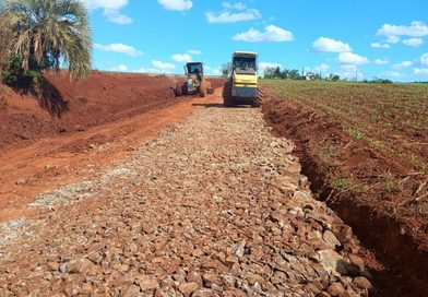 Novas obras de melhorias beneficiam estradas do interior de Santa Rosa Novas obras de melhorias beneficiam estradas do interior de Santa Rosa