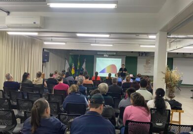 Formação qualifica profissionais da alimentação escolar da Rede Municipal de Ensino Formação qualifica profissionais da alimentação escolar da Rede Municipal de Ensino