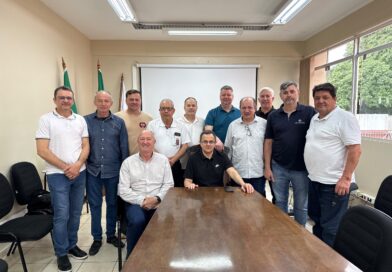 Bairros Central e Timbaúva recebem novas obras de pavimentação Bairros Central e Timbaúva recebem novas obras de pavimentação
