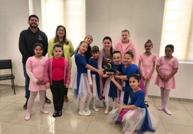 Escola Santa Rosa Dança conquista pódios em festivais de Santa Maria e Santo Ângelo Escola Santa Rosa Dança conquista pódios em festivais de Santa Maria e Santo Ângelo