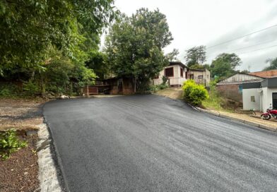 Obra de pavimentação asfáltica da Rua Bauru é concluída no bairro Timbaúva